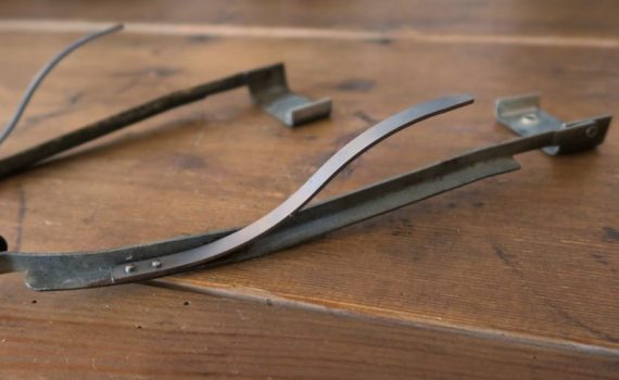 Federn für den Windabweiser 1